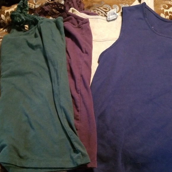🤑3/$20. 4 tank tops - Picture 2 of 2